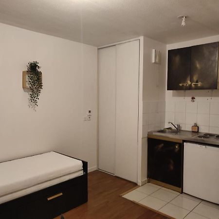 Appartement Chaleureux studio Kaïs à Bron Extérieur photo